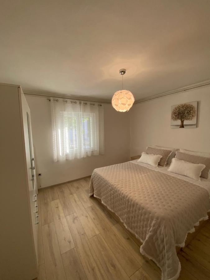 Comfy Apartment In A Quiet Neighborhood Sibenik Exterior photo